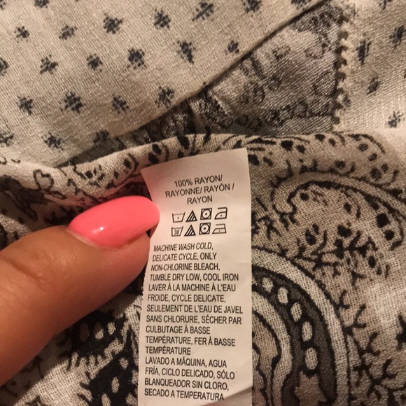 LUCKY BRAND bohemian v neck blouse. - Picture 6 of 6